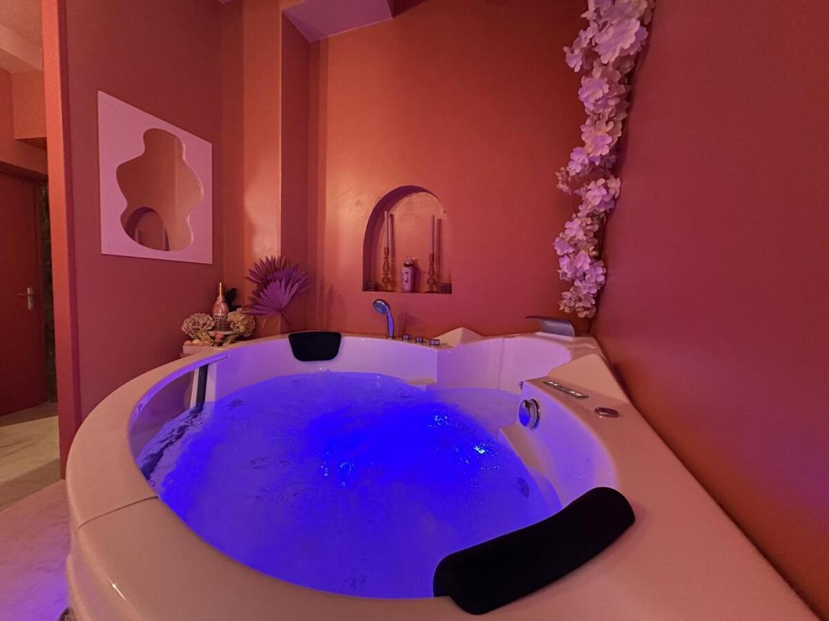 Le Love-room, Jacuzzi, Hyper-centre Appartement